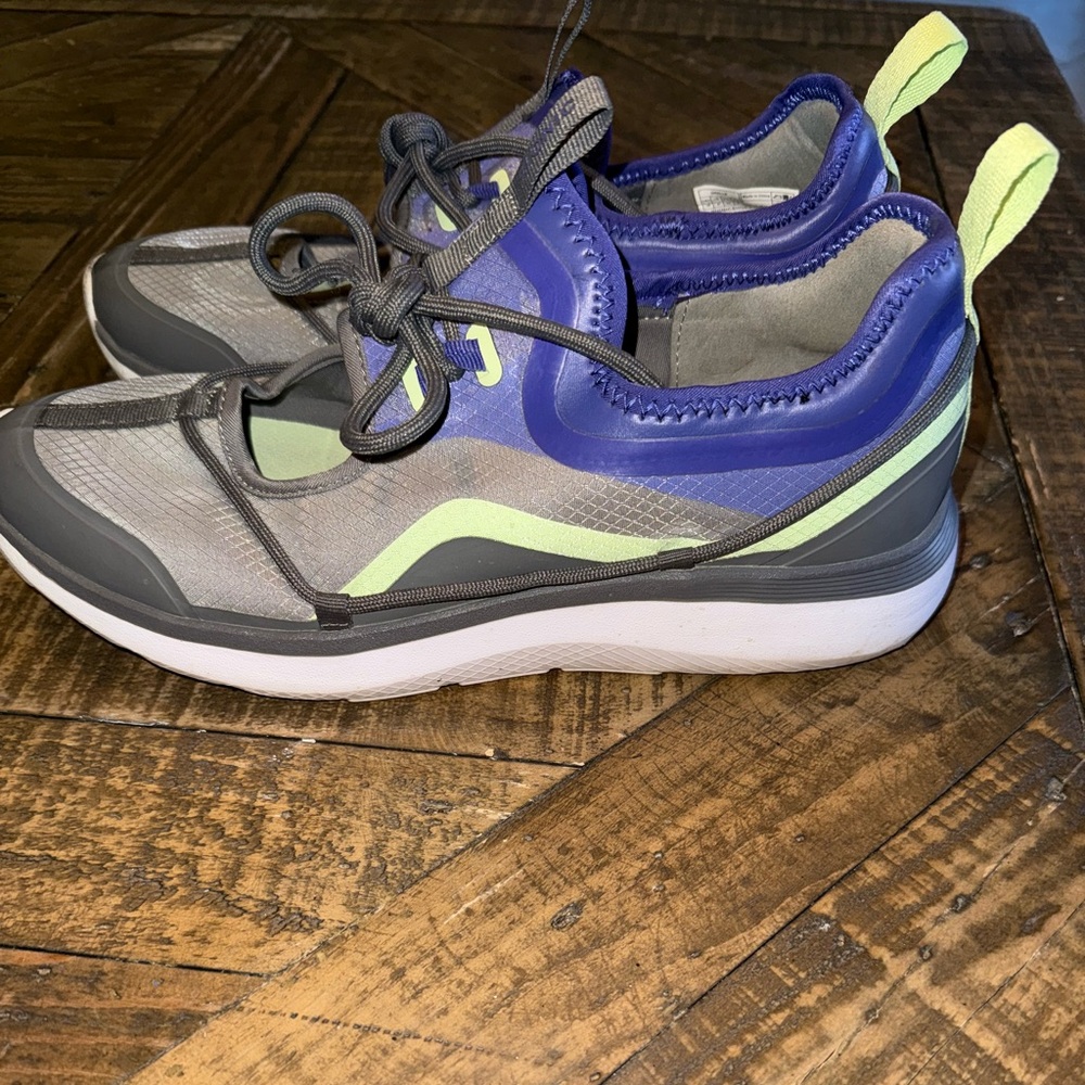 Vionic Gray and Periwinkle Athletic Shoes